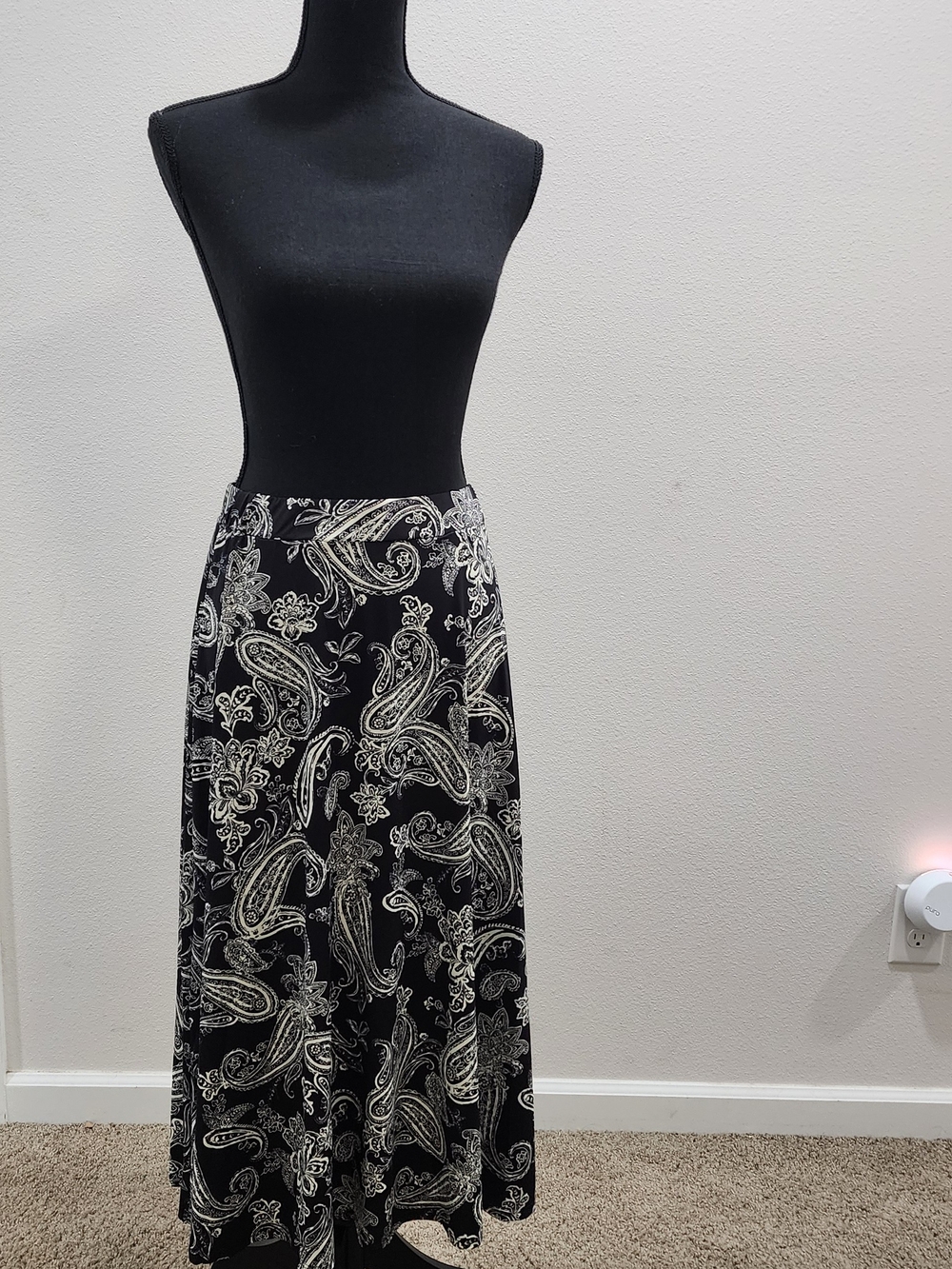 J Lee Black Maxi Skirt with White Paisley Pattern